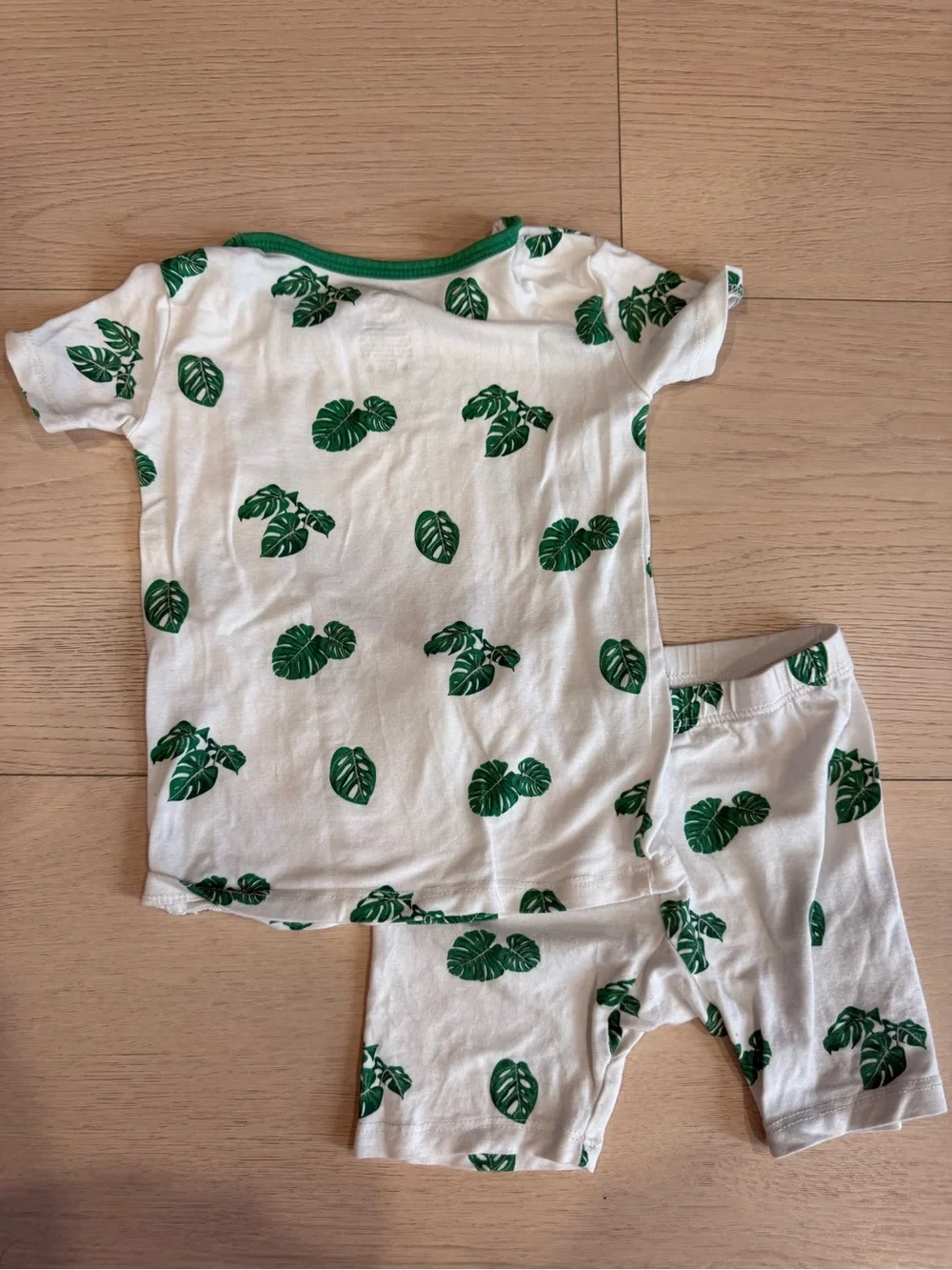 Kyte BABY White Pajama Set with Green Leaf Print | 2T